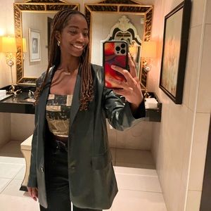 Meet your Posher, Sarai